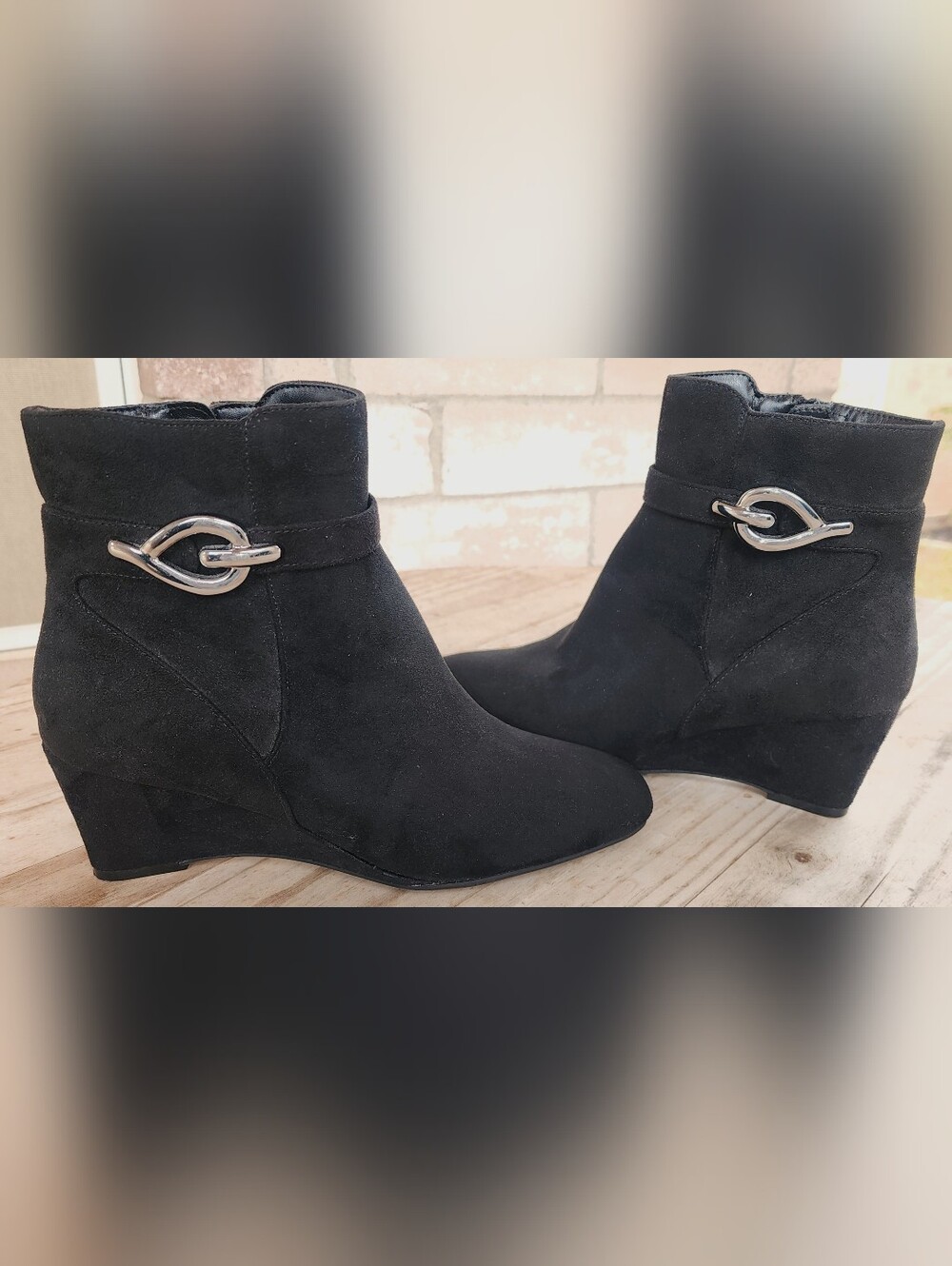 IMPO 8M Jessa Faux Suede Memory Foam Wedge Booties Black Silver Buckle EUC